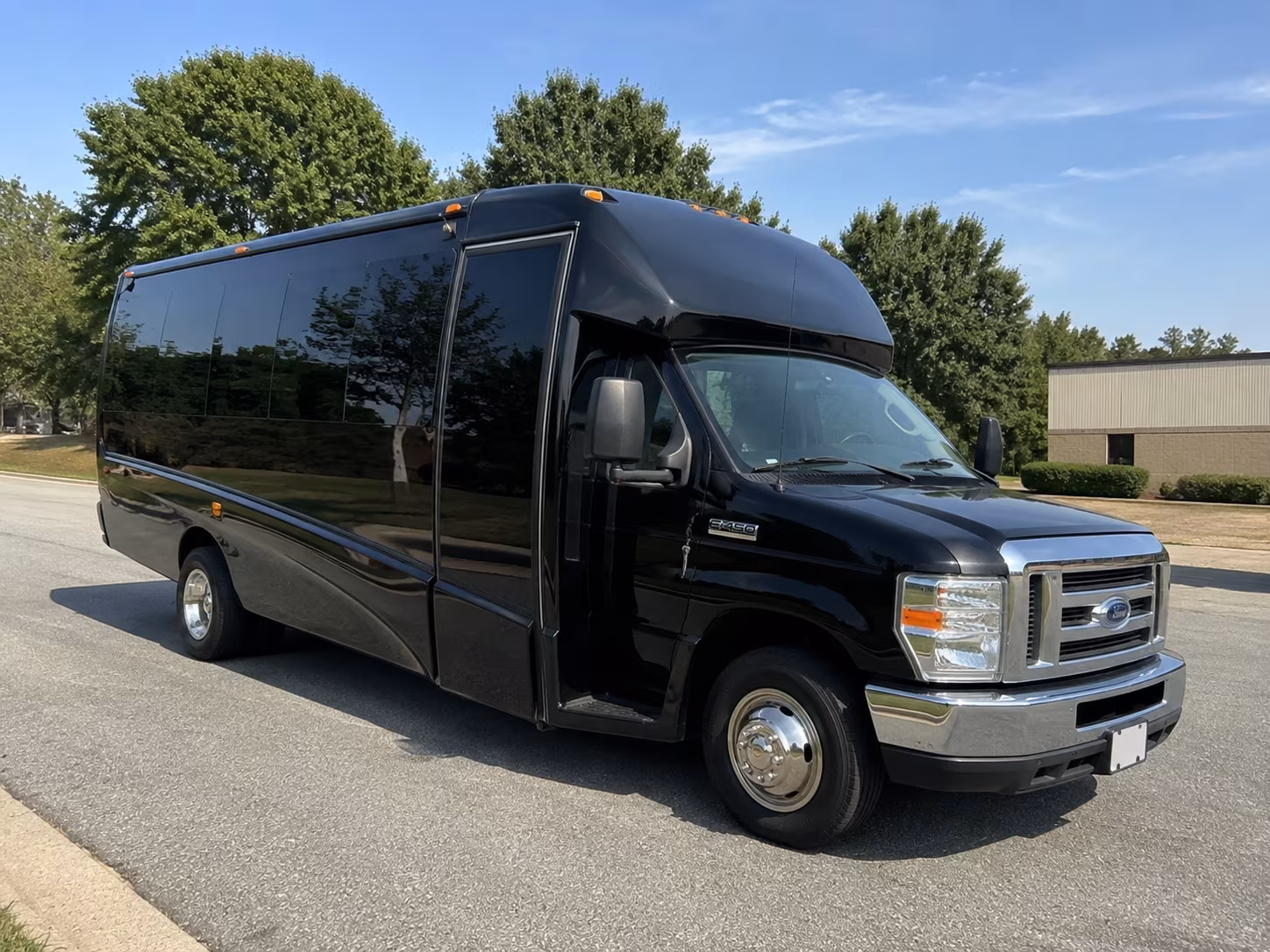 bus rentals for bands performers and touring groups moving through the seattle area