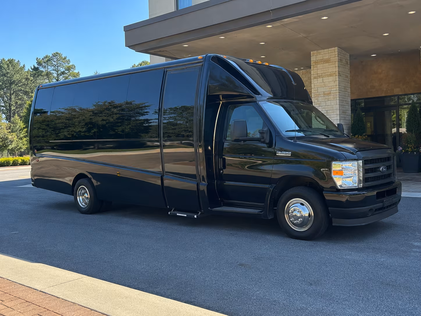 bus rentals for music festival weekends near shoreline and woodinville