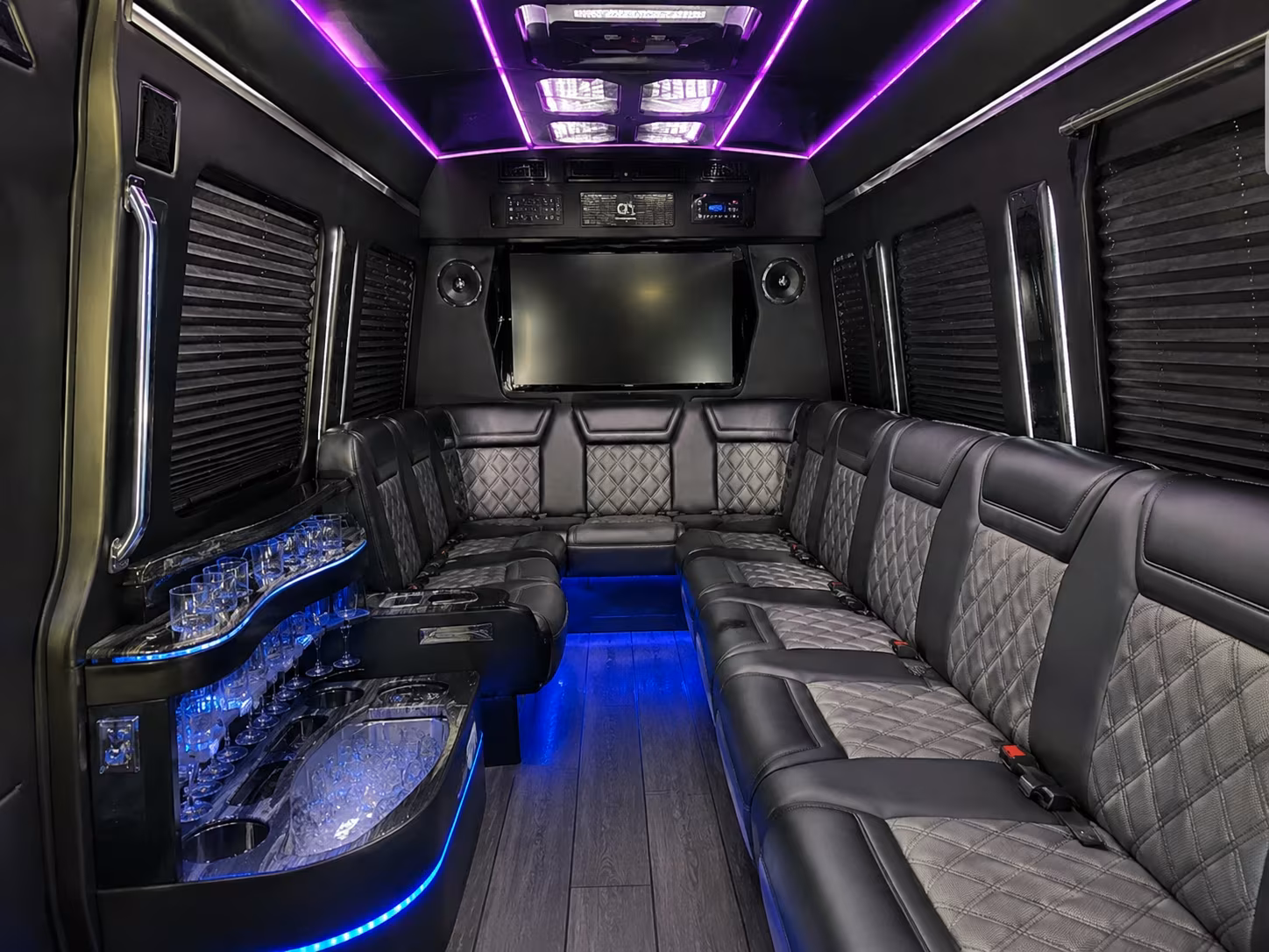 fan buses to university of washington huskies games at husky stadium