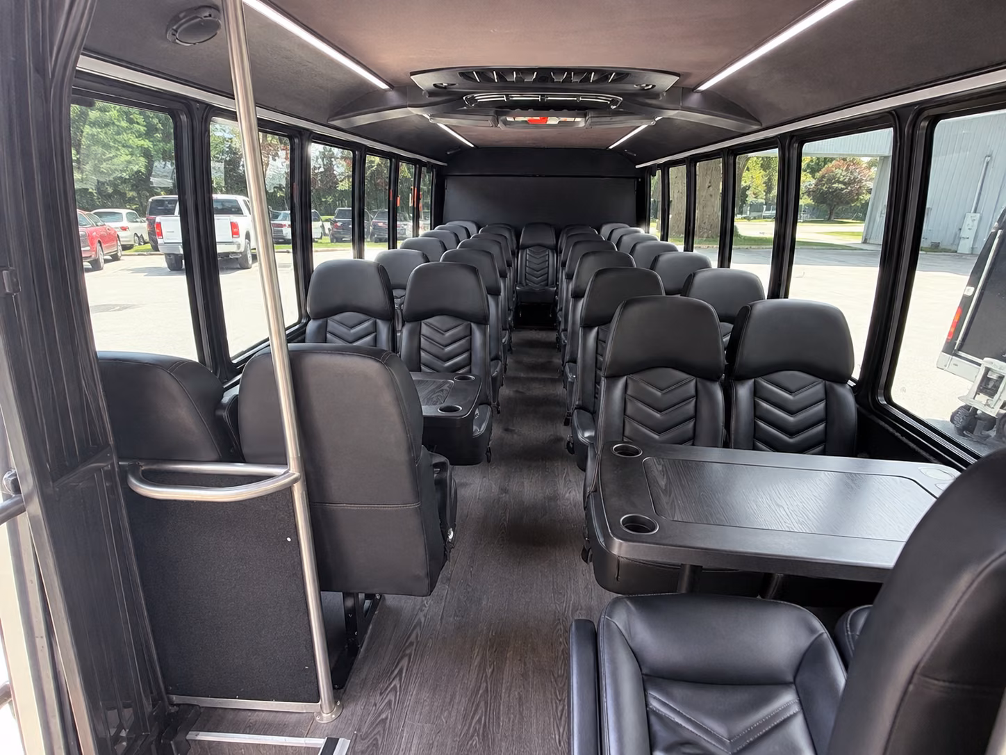minibus and charter bus rentals for everett silvertips and aquasox games