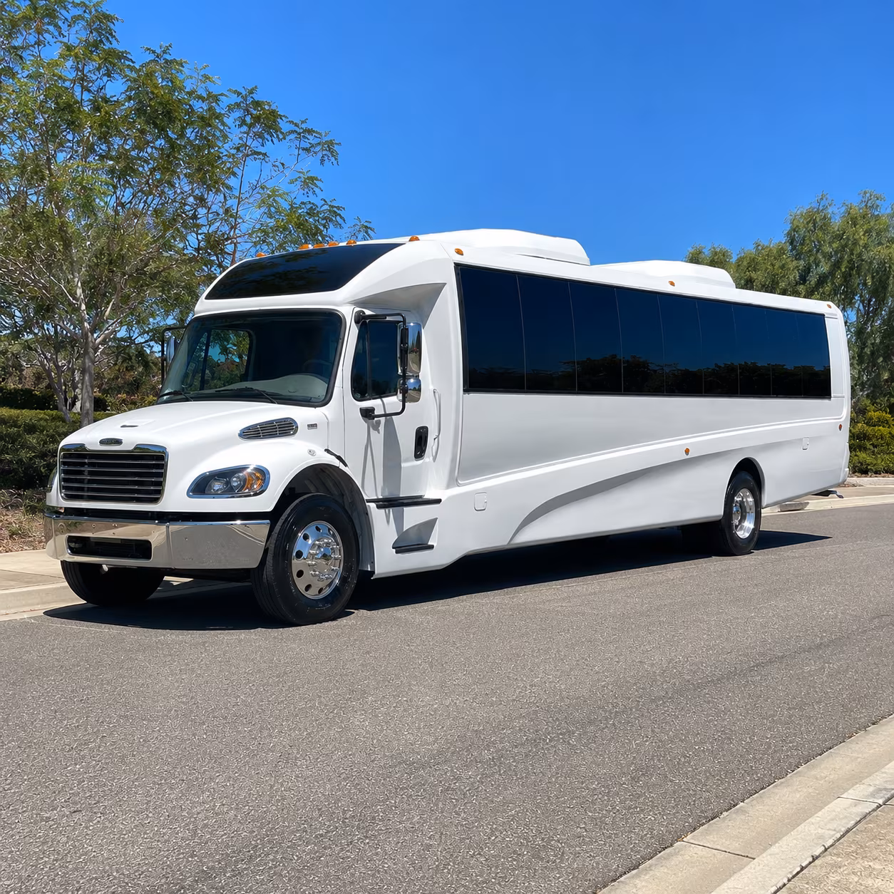 shoreline 18 passenger minibus