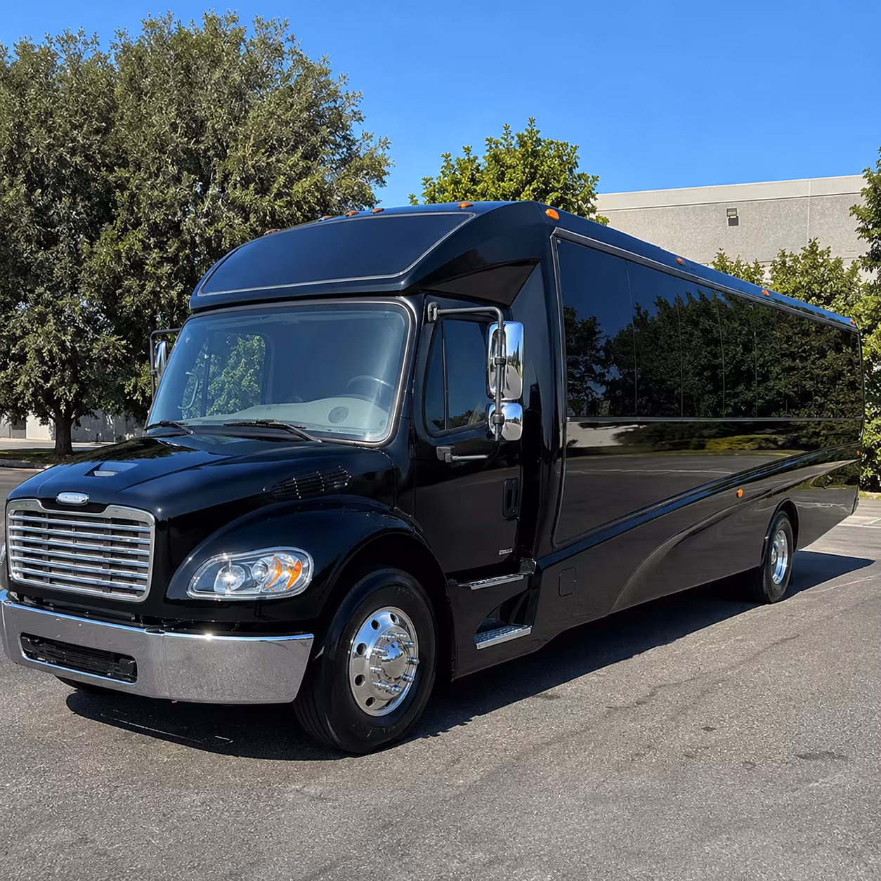 shoreline 30 passenger minibus