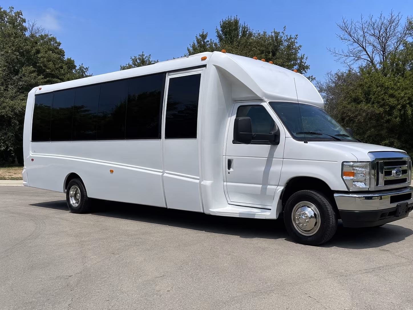 shoreline holiday party bus rental